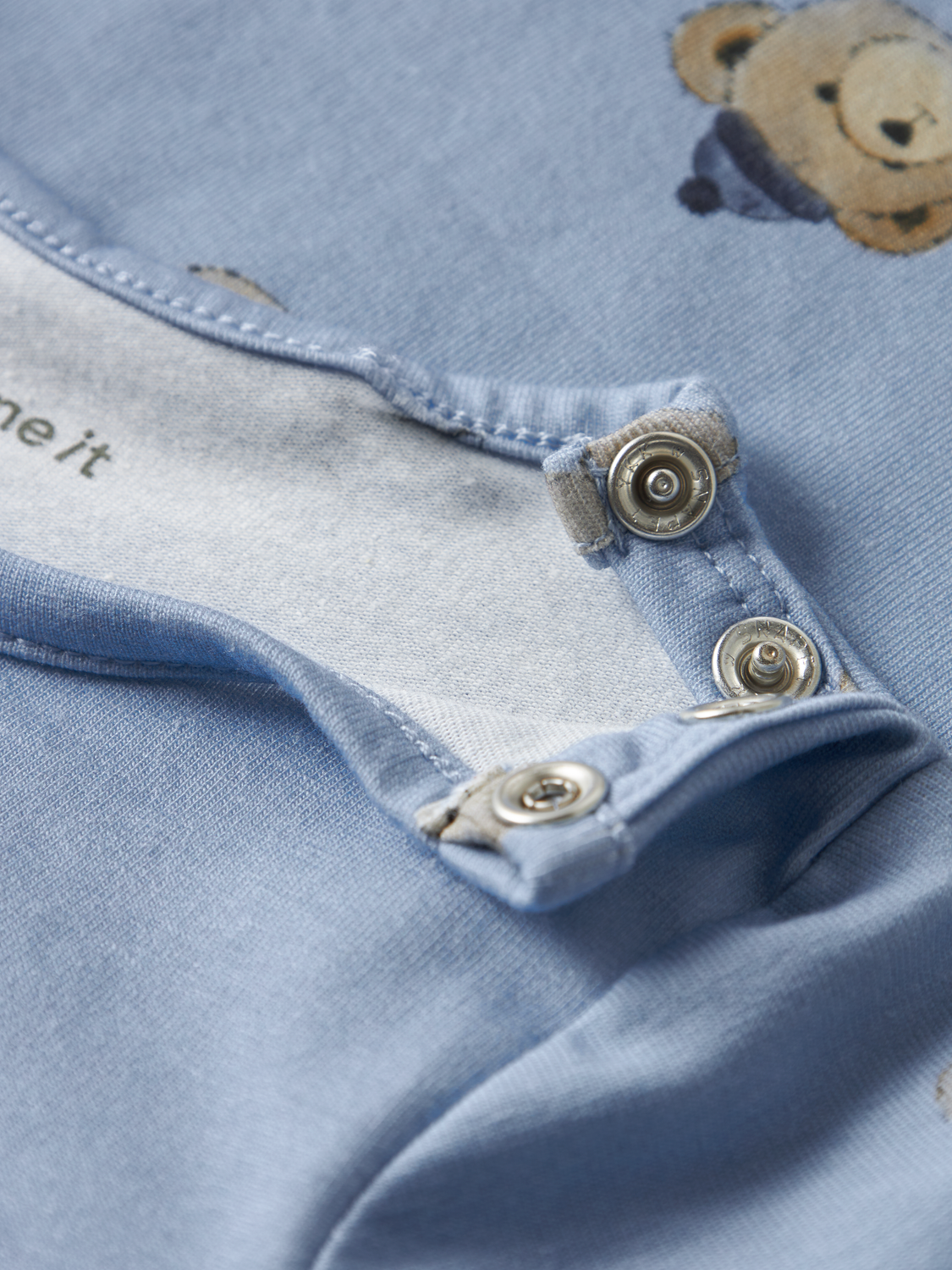 model_shot-front_full